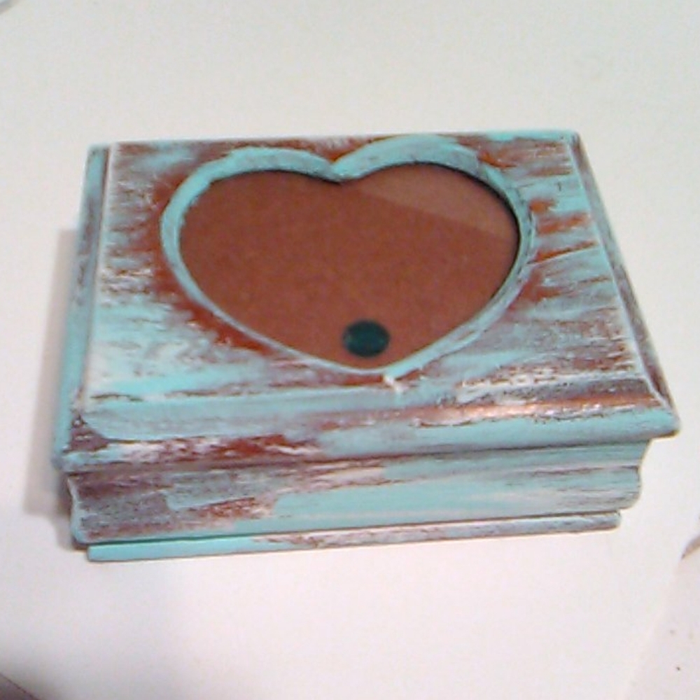 Handpainted jewelry box and heart shell sign - Picture 2 of 8